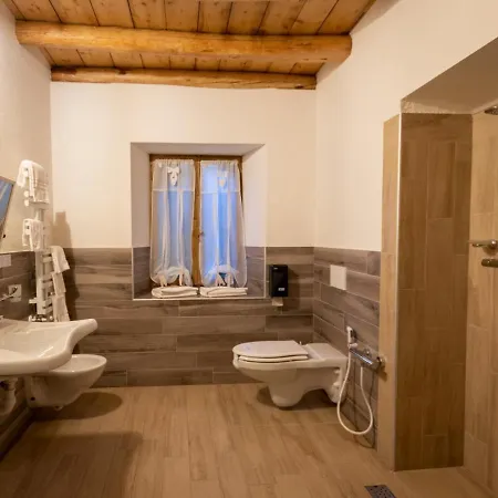 Locanda Ponte Serra ホテル 3*